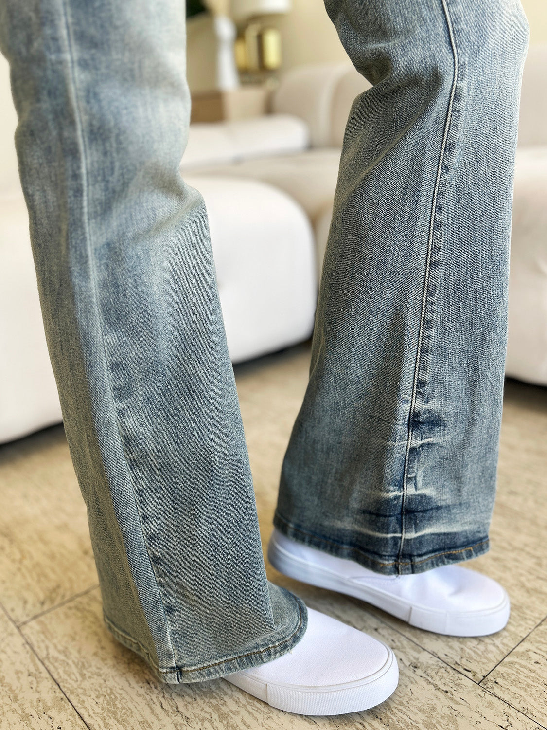 Judy Blue Mid Rise Flare Jeans [Online Exclusive]