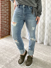 Load image into Gallery viewer, A Sunday Afternoon Judy Blue Skinny Jeans [Online Exclusive]
