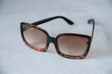 Load image into Gallery viewer, Megan Sunglasses in Tortoise [Online Exclusive]