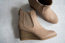 Load image into Gallery viewer, Praline Boots in Almond Redwood [Online Exclusive]