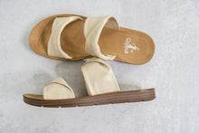 Load image into Gallery viewer, With a Twist Sandals in Gold