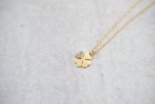 Load image into Gallery viewer, Crystal Clover Necklace in Gold [Online Exclusive]