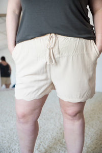 Off On a Picnic Scalloped Shorts [Online Exclusive]
