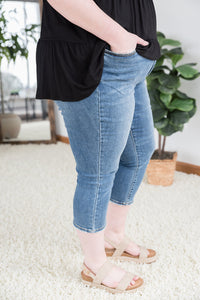 Is This Love Judy Blue Capris [Online Exclusive]