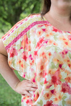 Load image into Gallery viewer, Bright Eyed Floral Top [Online Exclusive]
