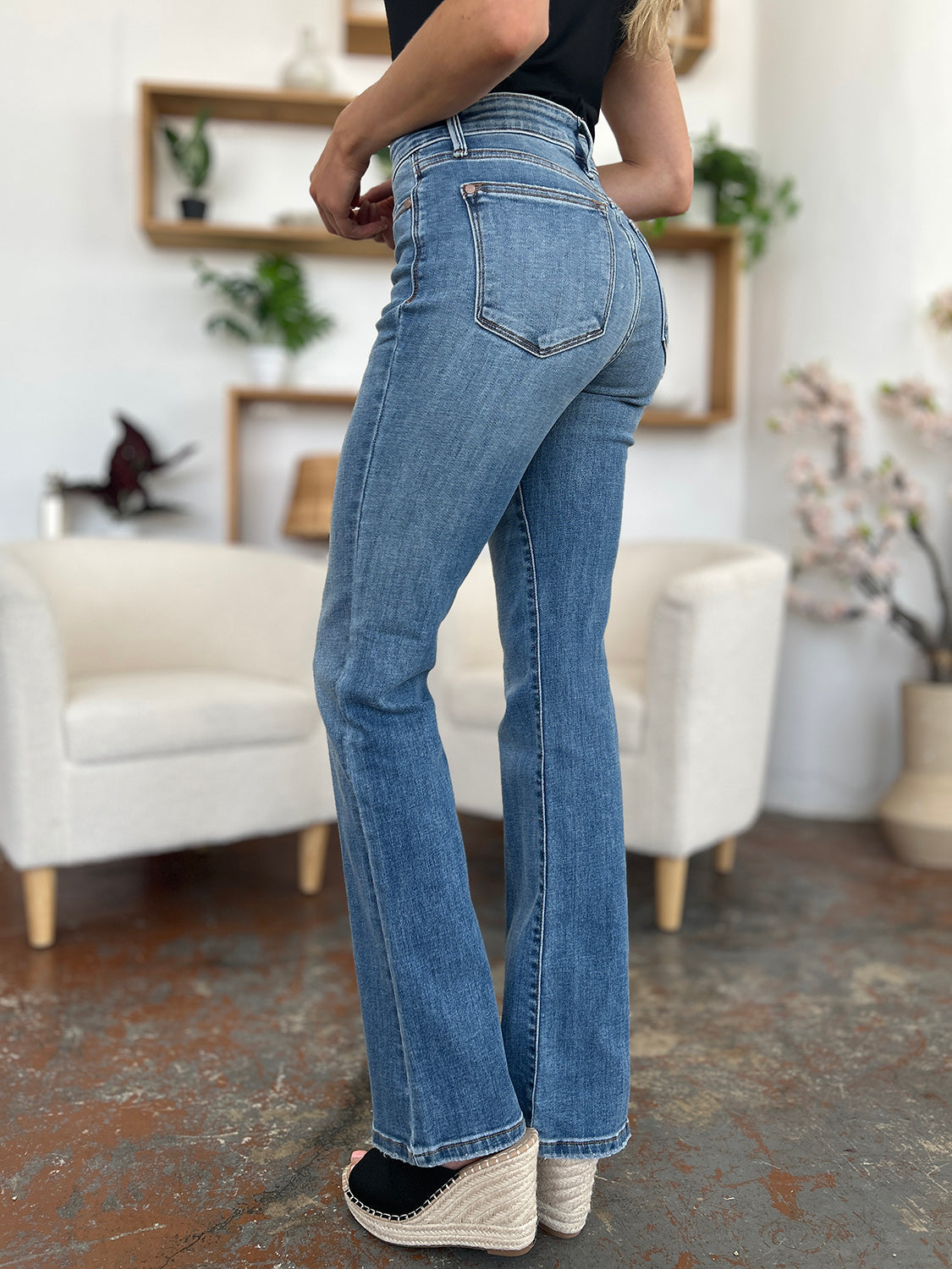 Judy Blue Mid-Rise Waist Straight Jeans [Online Exclusive]