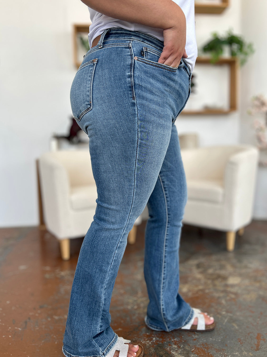 Judy Blue Mid-Rise Waist Straight Jeans [Online Exclusive]