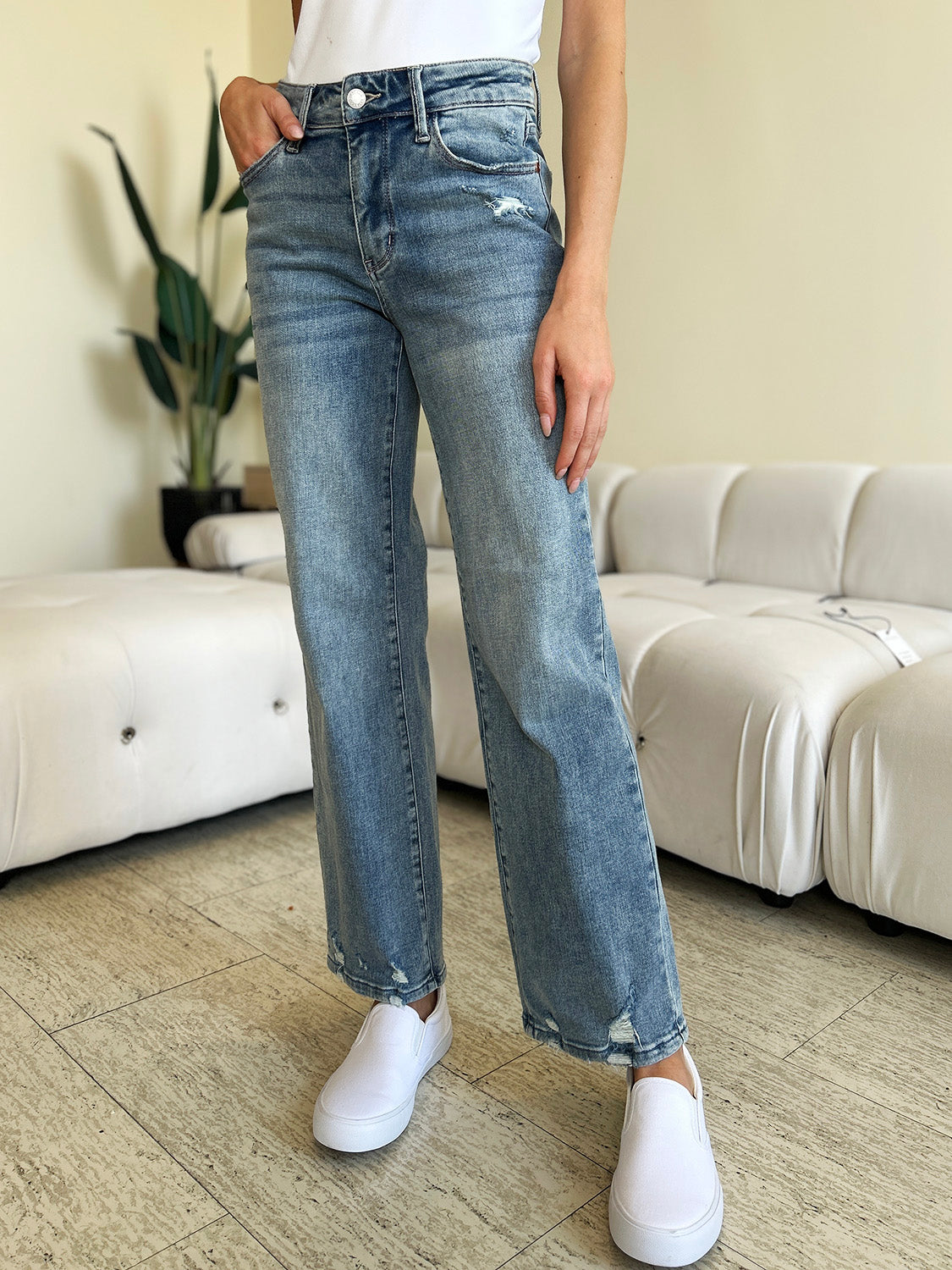 Judy Blue Mid Rise Distressed Straight Jeans [Online Exclusive]