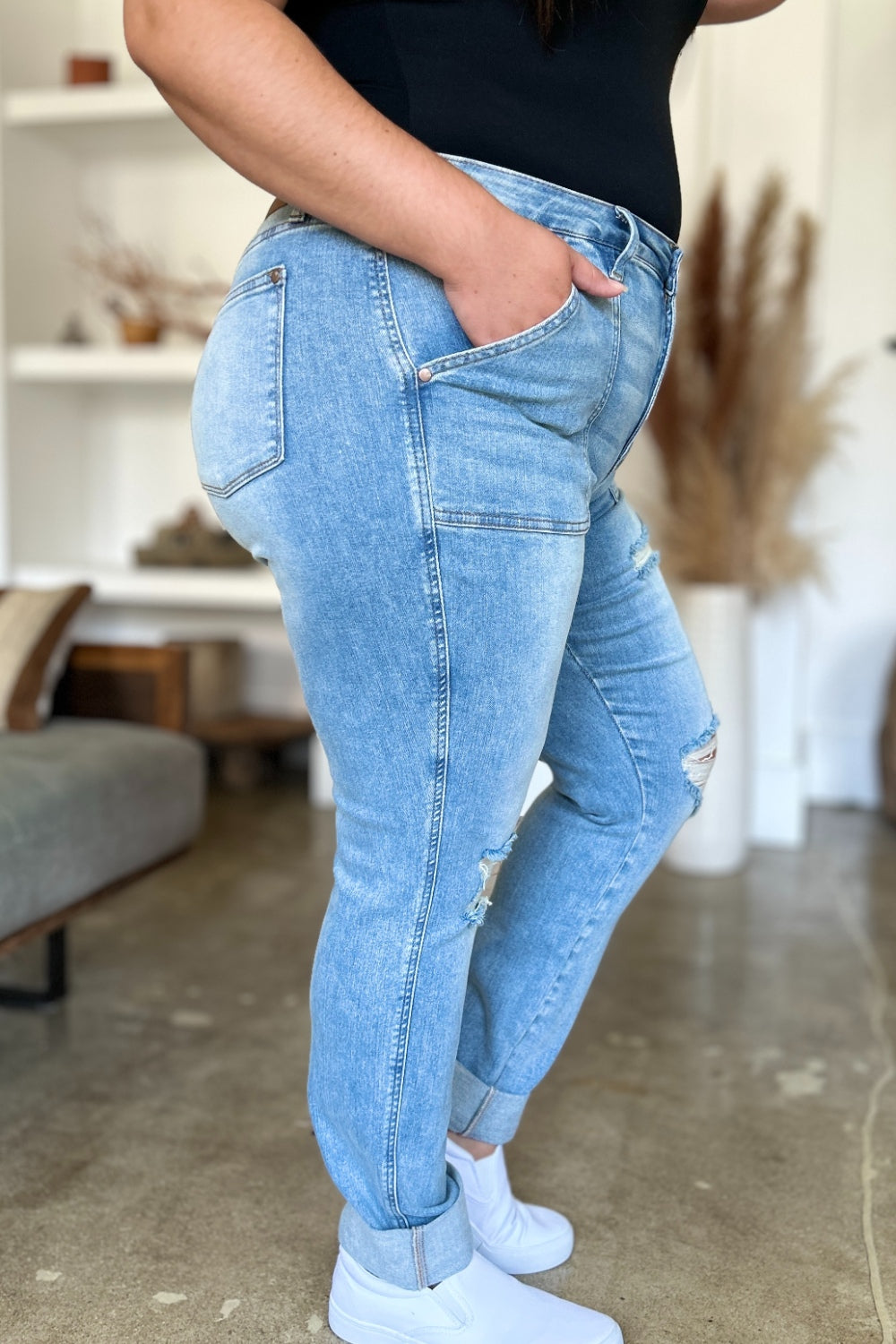 Judy Blue Distressed Straight Jeans with Patch Pockets [Online Exclusive]