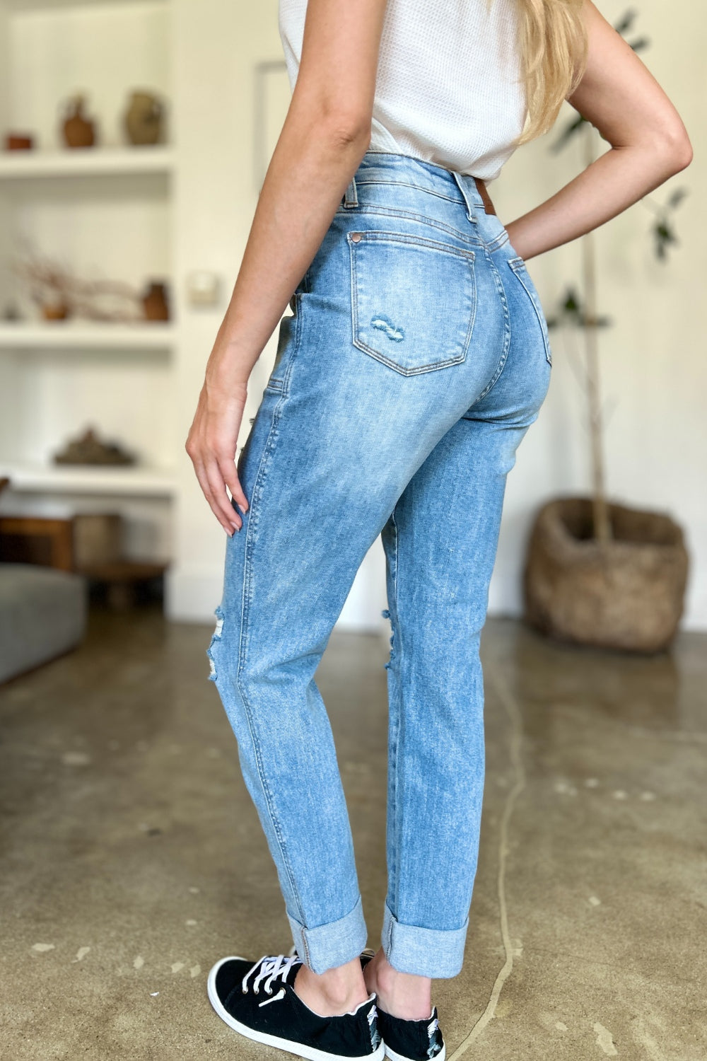 Judy Blue Distressed Straight Jeans with Patch Pockets [Online Exclusive]