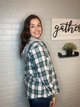 Load image into Gallery viewer, Detachable Hood Plaid Button Down